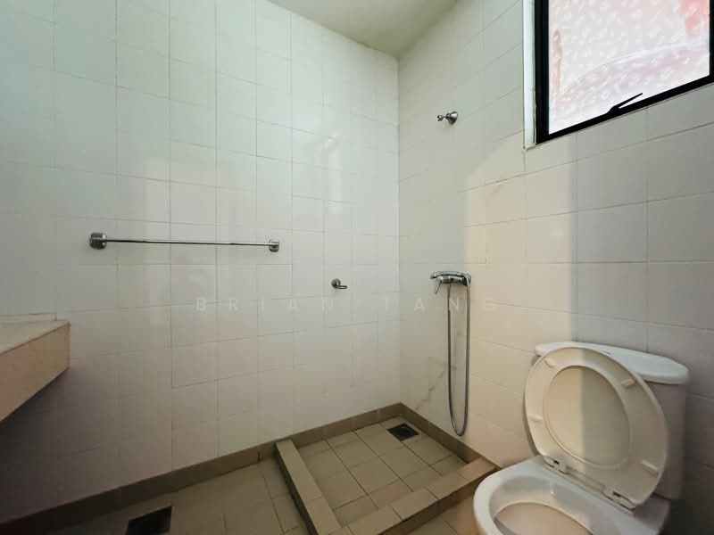 Rumah Teres 2.5 Tingkat untuk Dijual di Sierramas (Sungai Buloh) - Brian Tang - Bathroom - PropertyGuru.com.my