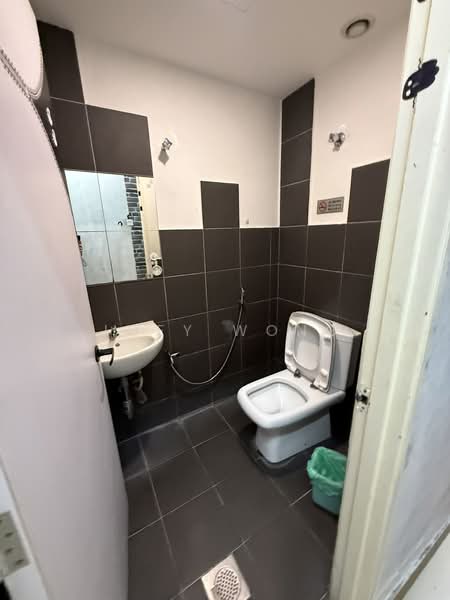 Shop for Rent in Usj 21 (Subang Jaya) - Joey Wong - Bathroom - PropertyGuru.com.my