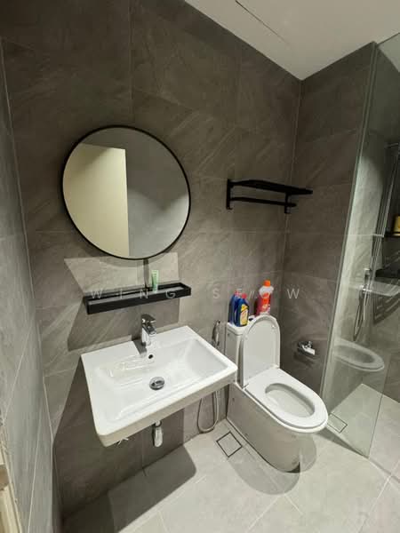 Servis Apartment untuk Disewa di Quinn Residence - Wing Seow - Bathroom - PropertyGuru.com.my