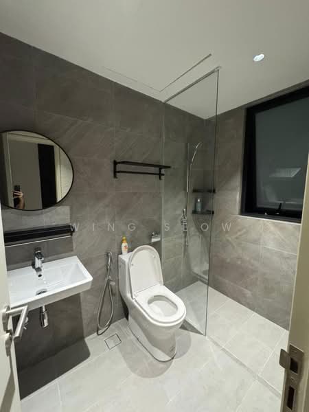 Servis Apartment untuk Disewa di Quinn Residence - Wing Seow - Bathroom - PropertyGuru.com.my