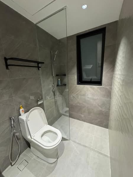 Servis Apartment untuk Disewa di Quinn Residence - Wing Seow - Bathroom - PropertyGuru.com.my