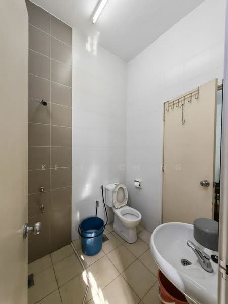 2-storey Terraced House for Sale in Taman Seri Austin (Tebrau) - Keith Ching - Bathroom - PropertyGuru.com.my