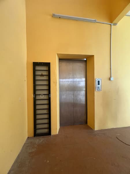 Kedai / Pejabat untuk Disewa di Petaling Jaya (Selangor) - Norlela . - Corridor - PropertyGuru.com.my