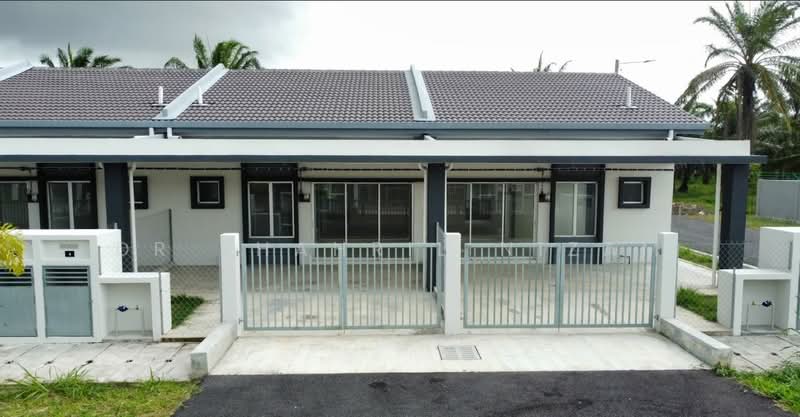 1-storey Terraced House for Sale in Sabak Bernam (Selangor) - Dr Shahril Nizam - Exterior - PropertyGuru.com.my