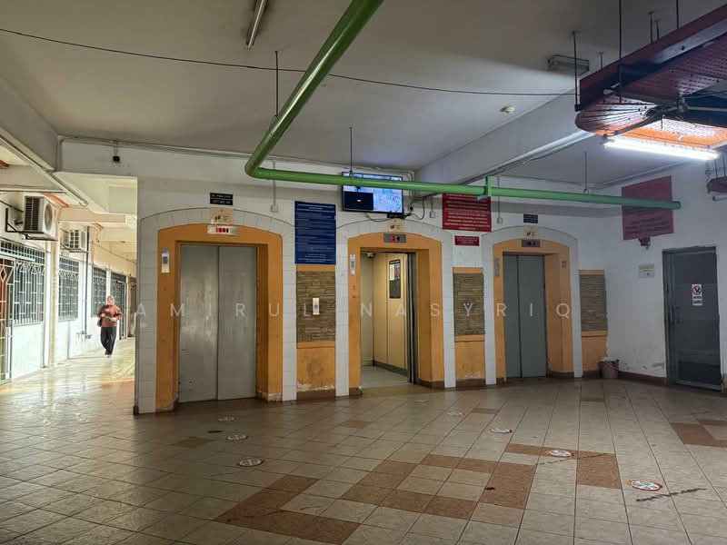 Apartment for Sale at Mentari Court - Amirul Nasyriq - Corridor - PropertyGuru.com.my