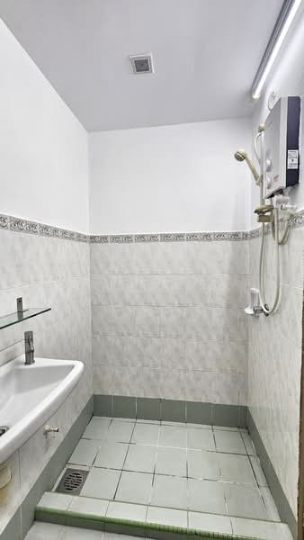 Kondominium untuk Dijual di Pelangi Damansara - Henry Lim - Bathroom - PropertyGuru.com.my