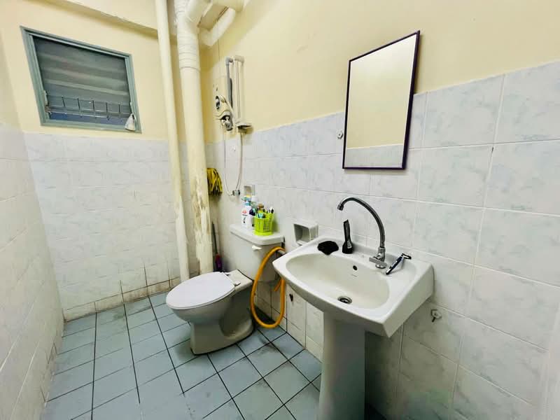 Kondominium untuk Dijual di Bukit Pandan Kondominium 2 - Danial Mohd Zaki - Bathroom - PropertyGuru.com.my