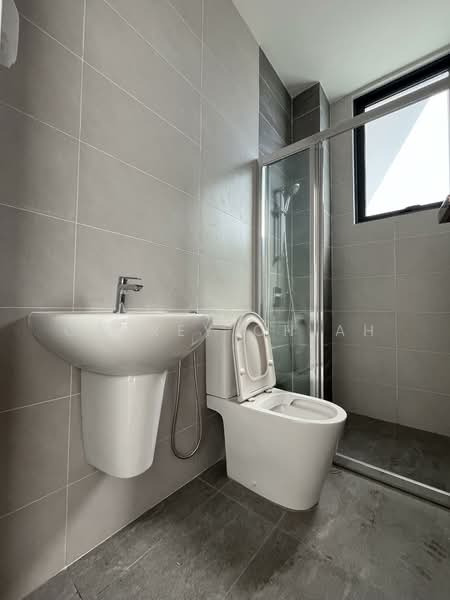 Rumah Teres 3 Tingkat untuk Dijual di BANDAR PUCHONG JAYA (Puchong) - Carrey Chiah - Bathroom - PropertyGuru.com.my