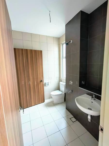 Rumah Teres untuk Dijual di Sepang (Selangor) - Mudz Salahuddin - Bathroom - PropertyGuru.com.my