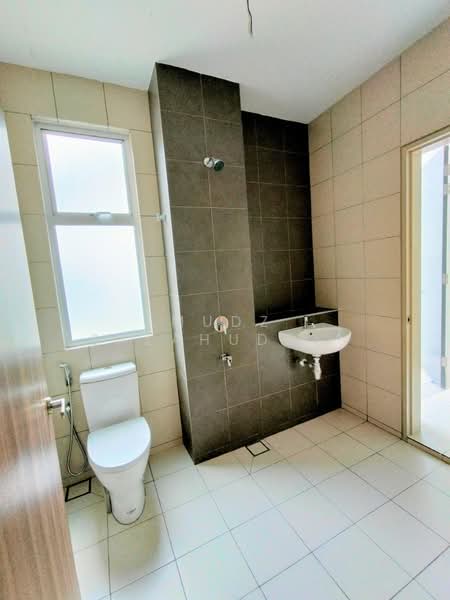 Rumah Teres untuk Dijual di Sepang (Selangor) - Mudz Salahuddin - Bathroom - PropertyGuru.com.my