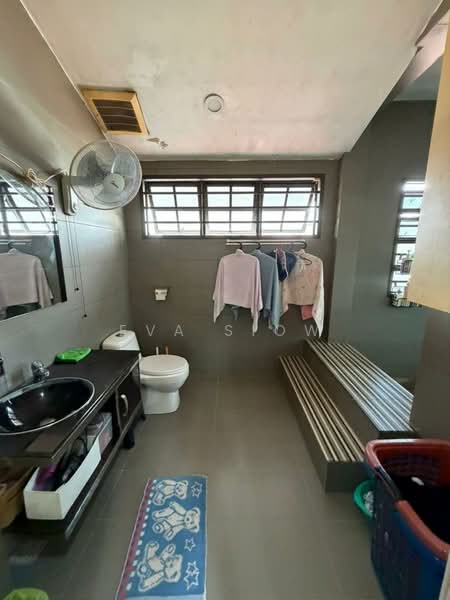 Semi-Detached House for Sale in Taman Perling (Perling) - Eva Siow - Bathroom - PropertyGuru.com.my