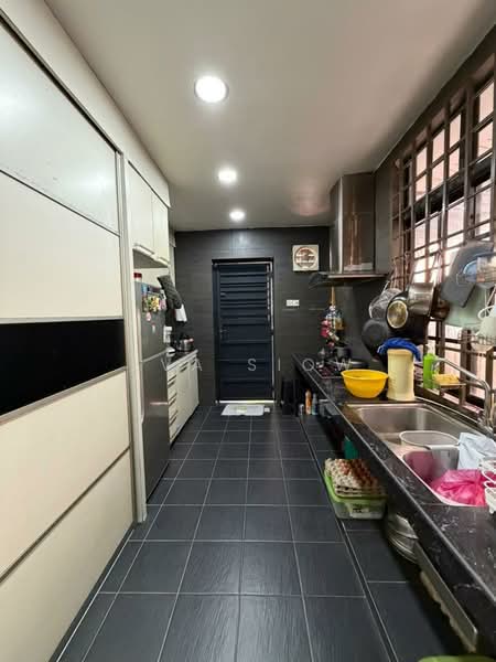 Semi-Detached House for Sale in Taman Perling (Perling) - Eva Siow - Kitchen - PropertyGuru.com.my