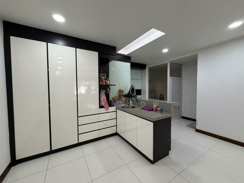 Semi-Detached House for Sale in Taman Perling (Perling) - Eva Siow - Kitchen - PropertyGuru.com.my