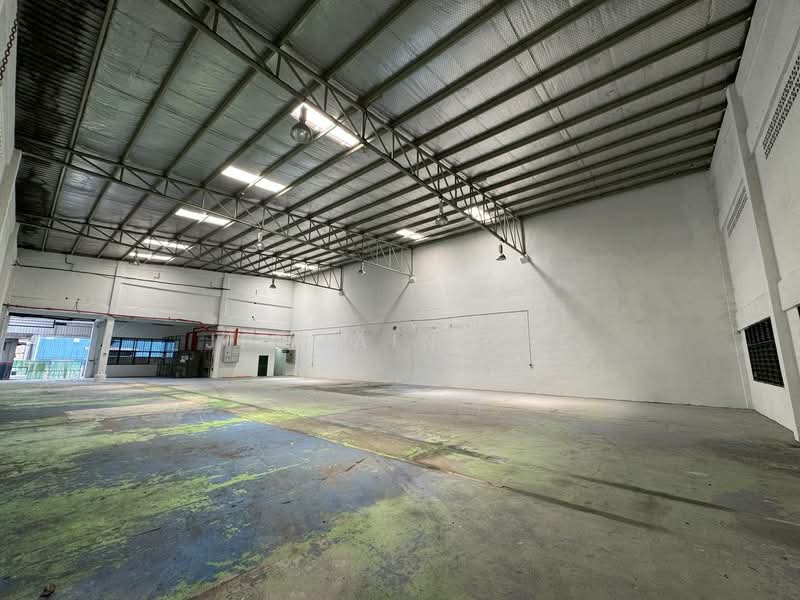 Semi-D Factory for Rent in Taman Perindustrian Cemerlang (Ulu Tiram) - Jermain Tee - Interior - PropertyGuru.com.my