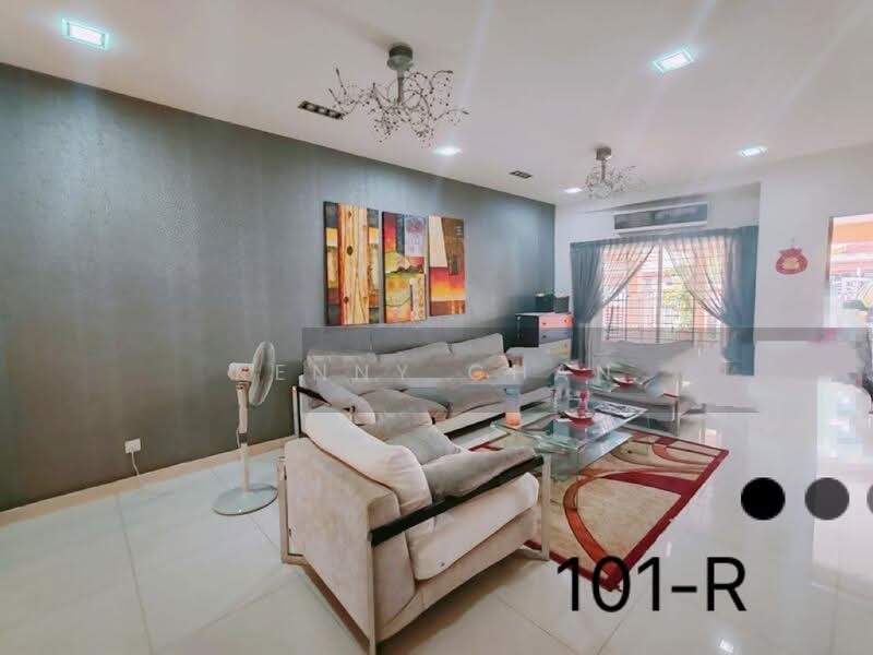 2-storey Terraced House for Sale in Kota Kemuning (Shah Alam) - Kenny Chan - Living Room - PropertyGuru.com.my