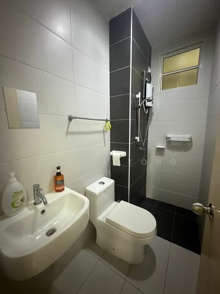 Pangsapuri untuk Dijual di Nusa Heights (Nusa Puncak) - Daniel Yong - Bathroom - PropertyGuru.com.my