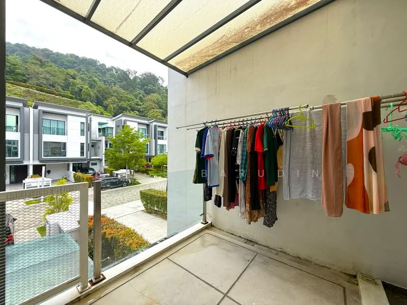 Rumah Bandar untuk Dijual di Taman Melawati (Ulu Kelang) - Abid Sabarudin - Balcony - PropertyGuru.com.my