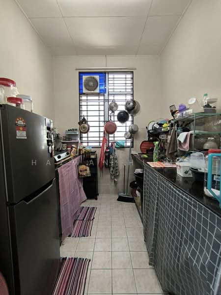 Townhouse for Sale in Sungai Buloh (Selangor) - Hazwan Hilmi - Kitchen - PropertyGuru.com.my