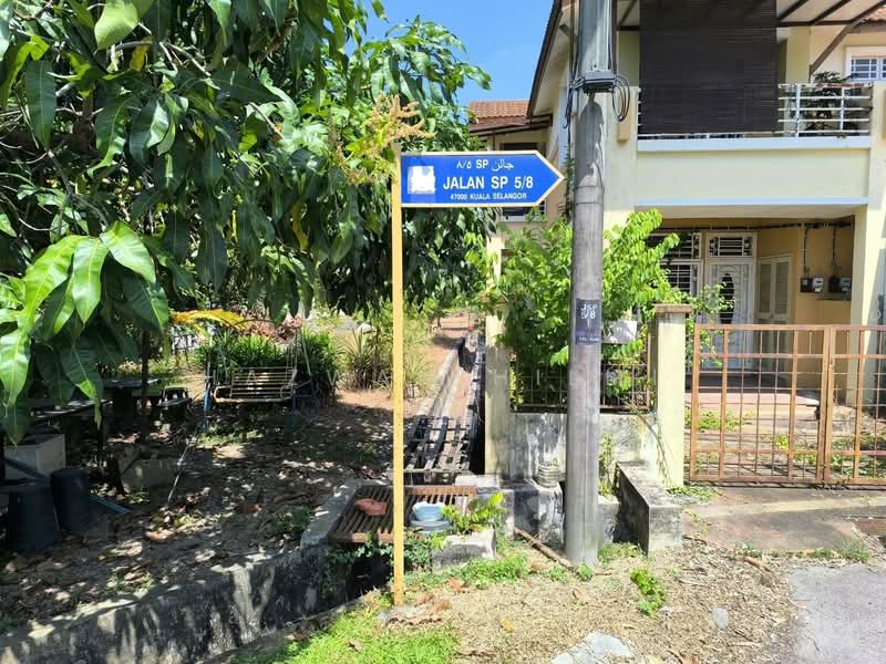 Townhouse for Sale in Sungai Buloh (Selangor) - Hazwan Hilmi - Exterior - PropertyGuru.com.my
