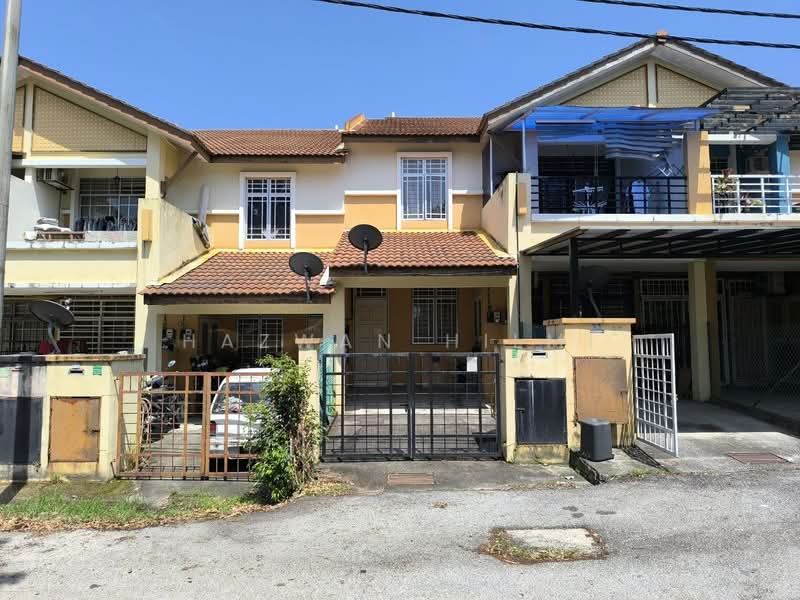 Townhouse for Sale in Sungai Buloh (Selangor) - Hazwan Hilmi - Exterior - PropertyGuru.com.my