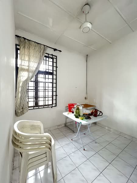 1-storey Terraced House for Rent in Taman Molek (Johor Bahru) - Shasha Ang - Interior - PropertyGuru.com.my
