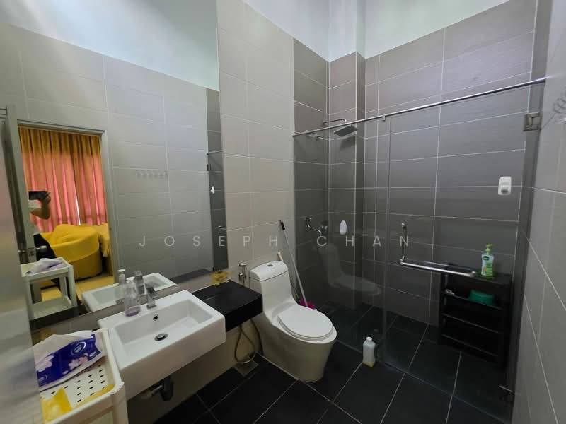Rumah Teres 2 Tingkat untuk Dijual di Seksyen 13 (Shah Alam) - Joseph Chan - Bathroom - PropertyGuru.com.my