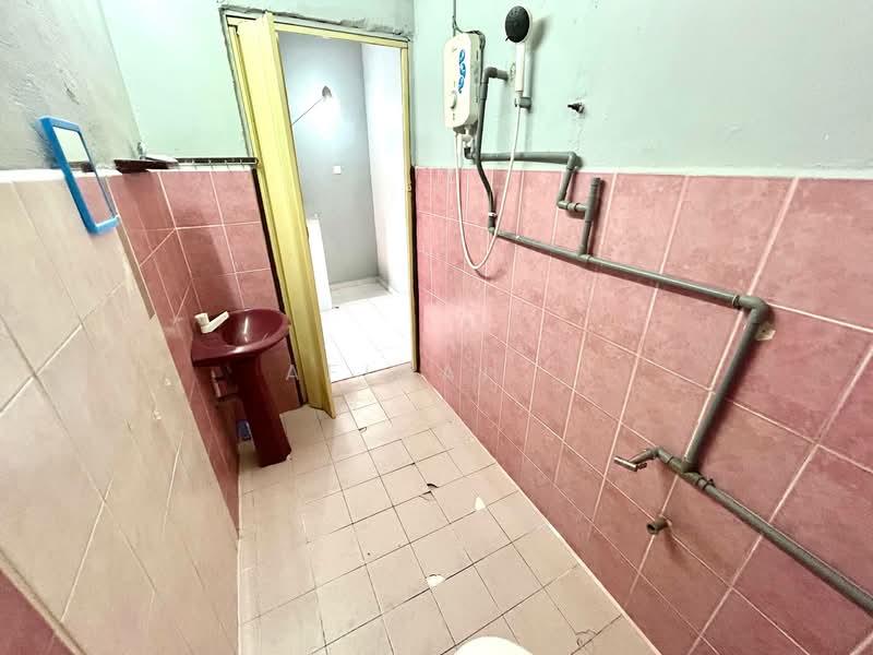 Rumah Teres 2 Tingkat untuk Dijual di Taman Melawati (Ulu Kelang) - Afiqah . - Bathroom - PropertyGuru.com.my