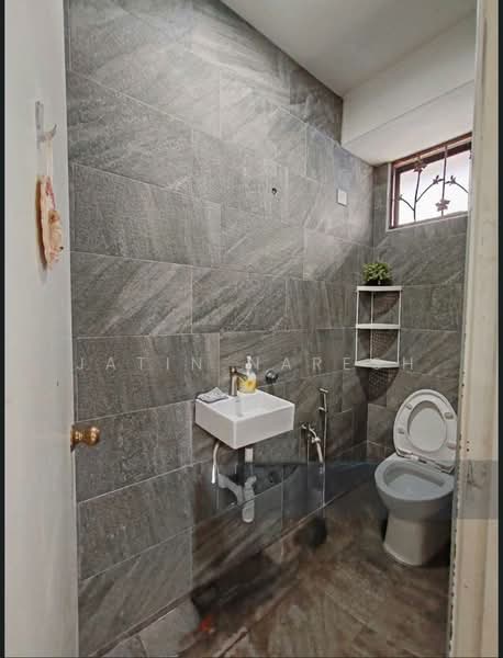 Semi-Detached House for Sale in Laman Residen Kipark Sri Utara (Batu Caves) - Jatin Naresh - Bathroom - PropertyGuru.com.my