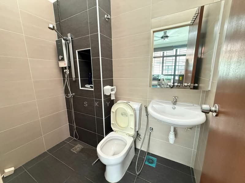 2-storey Terraced House for Sale in Taman Seri Austin (Tebrau) - Sky Tan - Bathroom - PropertyGuru.com.my