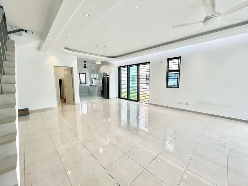 Rumah Teres 2 Tingkat untuk Dijual di Batu Arang (Selangor) - Alif Saad - Living Room - PropertyGuru.com.my