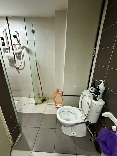 Condominium for Sale at First Residence (Residensi Unggul) - CCS Shan - Bathroom - PropertyGuru.com.my