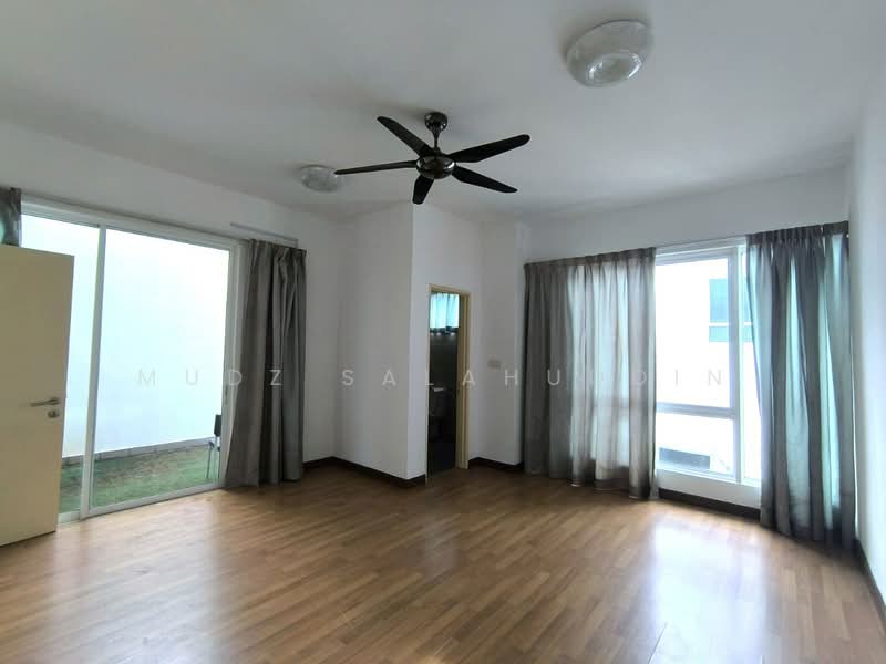3-storey Terraced House for Rent in Cyberjaya (Selangor) - Mudz Salahuddin - Living Room - PropertyGuru.com.my