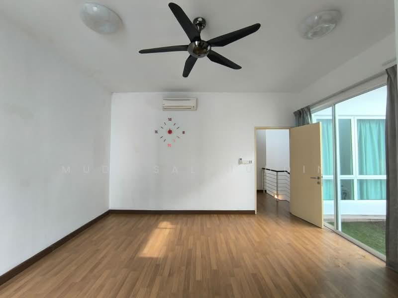 3-storey Terraced House for Rent in Cyberjaya (Selangor) - Mudz Salahuddin - Living Room - PropertyGuru.com.my