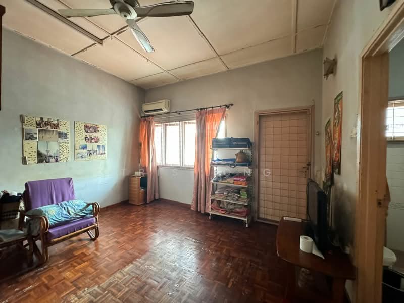 2-storey Terraced House for Sale in Taman Daya (Kepong) - Tris Jong - Living Room - PropertyGuru.com.my