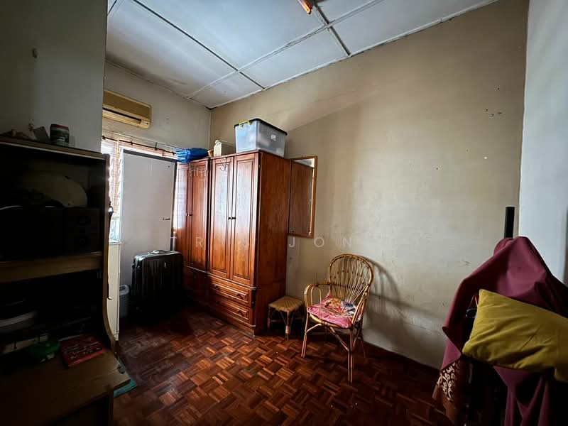 2-storey Terraced House for Sale in Taman Daya (Kepong) - Tris Jong - Bedroom - PropertyGuru.com.my