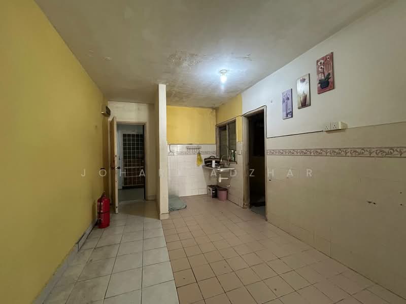 Pangsapuri untuk Dijual di Flora Damansara Apartment - Johary Adzhar - Kitchen - PropertyGuru.com.my