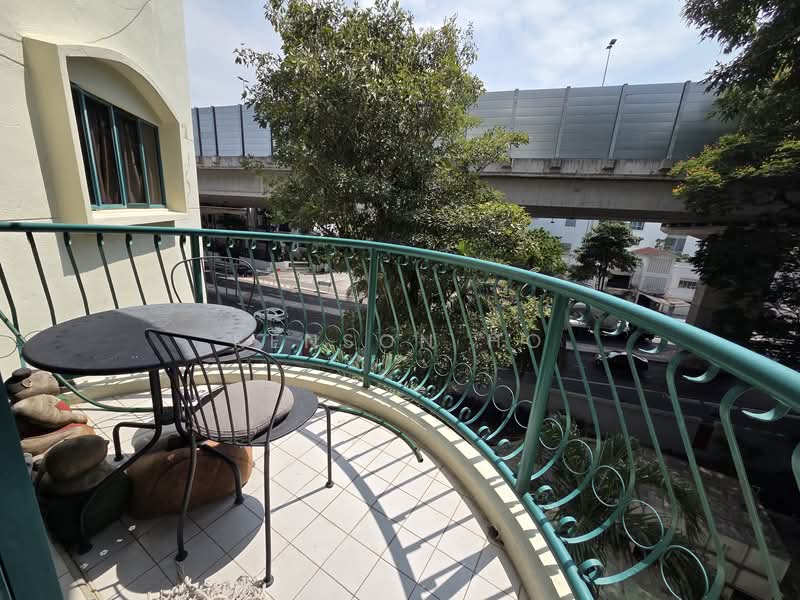 Kondominium untuk Dijual di Wickham Manor - Kenson Ho - Balcony - PropertyGuru.com.my