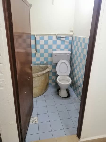 Terraced House for Rent in Seksyen 8 (Petaling Jaya) - CCS Shan - Bathroom - PropertyGuru.com.my