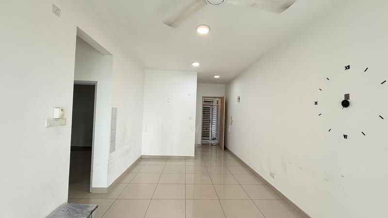 Servis Apartment untuk Disewa di Seasons Amara Larkin - Li Wei - Living Room - PropertyGuru.com.my
