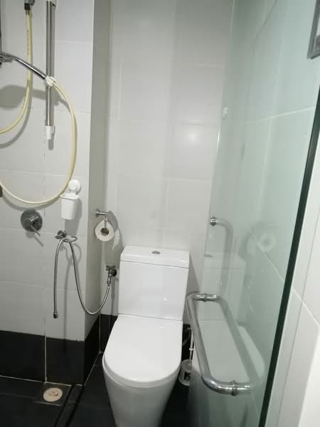 Servis Apartment untuk Disewa di Centrestage Designer Suite - Rex Lok - Bathroom - PropertyGuru.com.my
