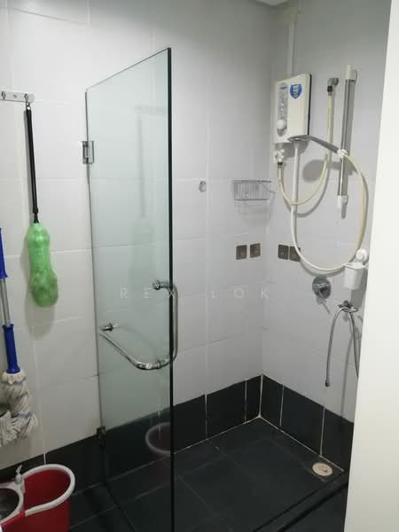 Servis Apartment untuk Disewa di Centrestage Designer Suite - Rex Lok - Bathroom - PropertyGuru.com.my