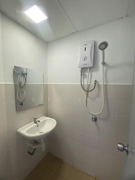 Condominium for Rent at D28 Damansara - Steve Loh - Bathroom - PropertyGuru.com.my