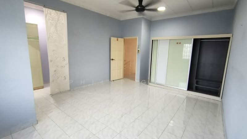 Rumah Teres 2 Tingkat untuk Dijual di Garden Avenue (Seremban 2) - Philip Goh - Bedroom - PropertyGuru.com.my