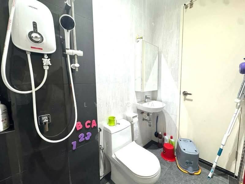 Cluster House for Sale in Setia Tropika (Johor Bahru) - Elyn Chai - Bathroom - PropertyGuru.com.my