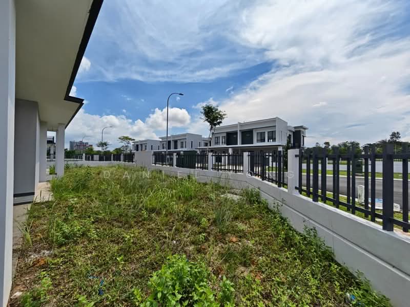 Cluster House for Sale in Taman Mount Austin (Tebrau) - Daniel Yong - Exterior - PropertyGuru.com.my