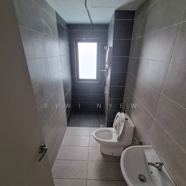 Servis Apartment untuk Dijual di M Oscar - Kiwi Nyew - Bathroom - PropertyGuru.com.my