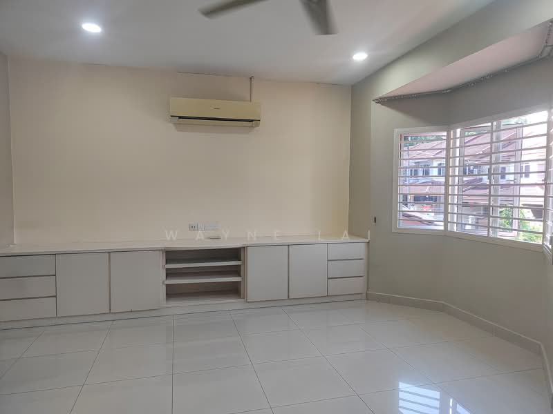 2-storey Terraced House for Sale in Taman Sri Putra Mas (Sungai Buloh) - Wayne Lai - Interior - PropertyGuru.com.my