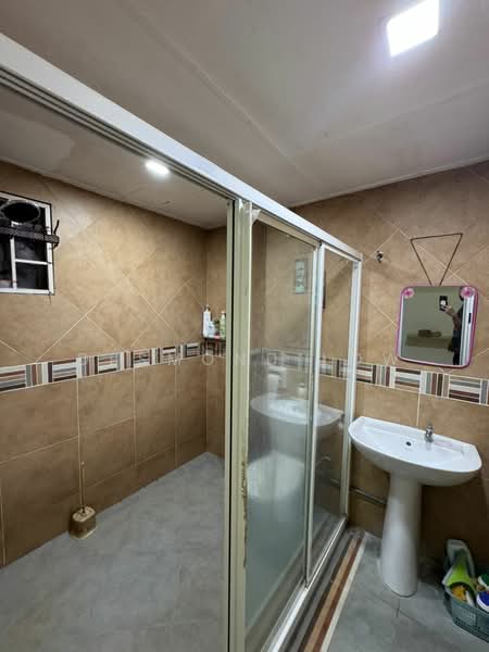 Townhouse for Rent in Bukit Jalil (Kuala Lumpur) - Desmond Low - Bathroom - PropertyGuru.com.my