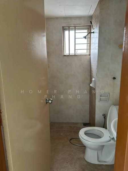Apartment for Rent at Puteri Bayu Apartment - Homer Phang Phang - Bathroom - PropertyGuru.com.my