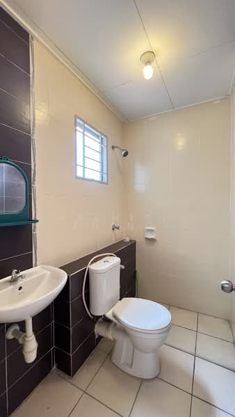 2-storey Terraced House for Sale in Desa Coalfields (Sungai Buloh) - Racheel Chang - Bathroom - PropertyGuru.com.my